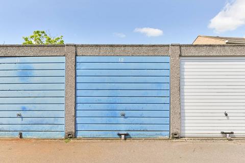 Garage to rent, Regency Court, Sutton, SM1