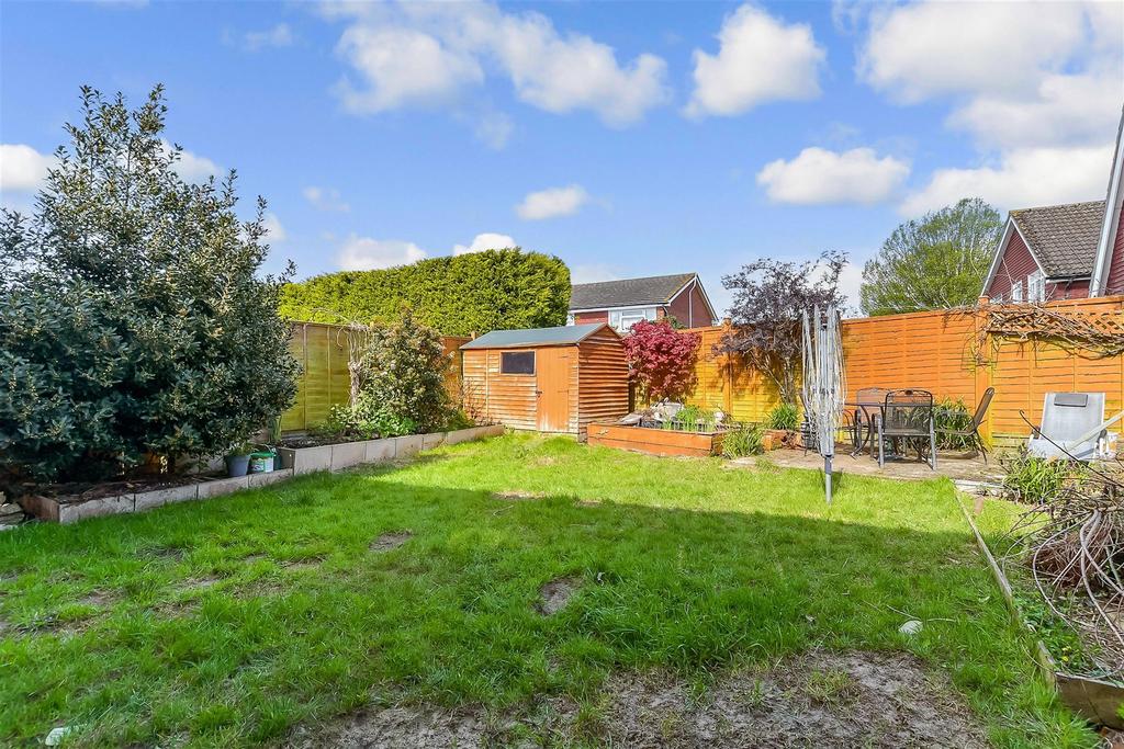 Lambs Farm Road, Horsham, West Sussex 3 bed detached house for sale £