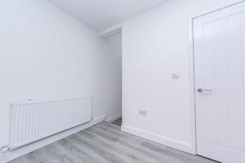 143 Acre Road, Leeds, LS10 4DE