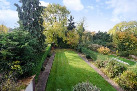 2 bedroom flat to rent, Cecil Park, Pinner, HA5