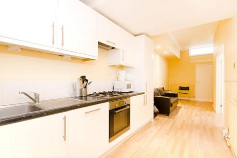 3 bedroom flat to rent, Cornwall Gardens, South Kensington, London, SW7