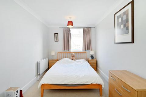 1 bedroom apartment to rent, Dunbar Wharf Narrow St E14