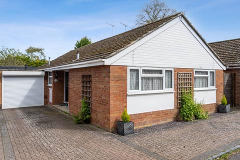 3 bedroom bungalow for sale, Mount Close, Aston Clinton