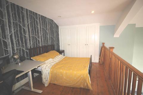 Flat 18, Greenhill Court Greenhill Terrace, London, SE18 4BS
