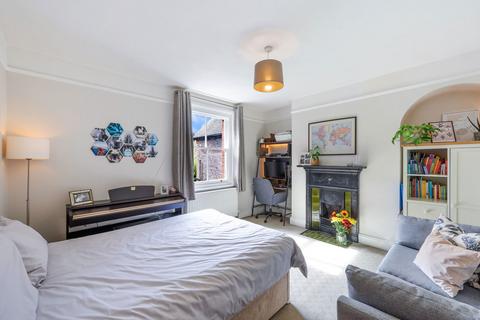 Upper Flat, 68 Chart Lane, Reigate, RH2 7EA