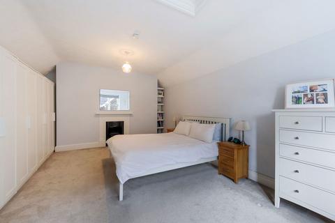 Upper Flat, 68 Chart Lane, Reigate, RH2 7EA