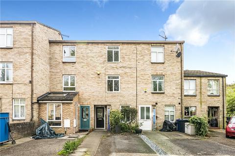 63 Buckingham Close, London, W5 1TS