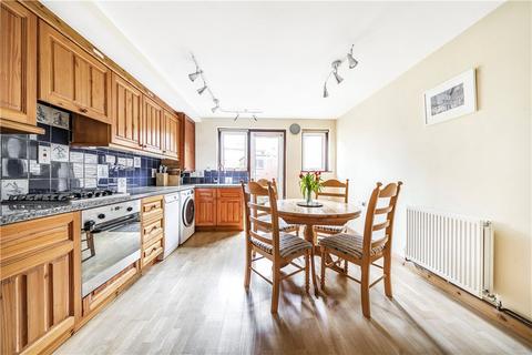 63 Buckingham Close, London, W5 1TS