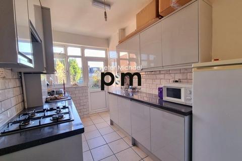 House share to rent, Connaught Gardens, Palmers Green