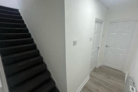 2 bedroom flat to rent, High Street, Hawick, TD9