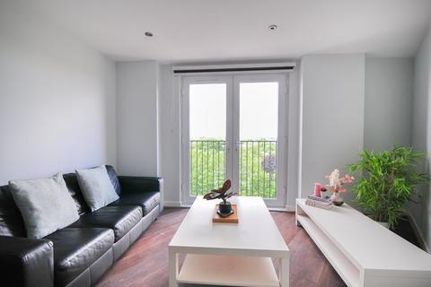 2 bedroom apartment to rent, 5th Floor – 2 Bedroom, 2 bath- Alto, Sillavan Way, Salford