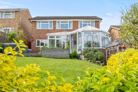 4 bedroom detached house for sale, Windmill Way, RH2