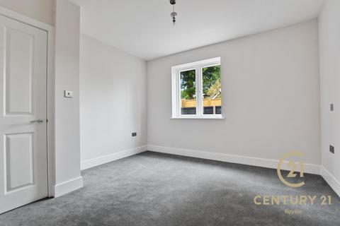 3 bedroom flat for sale, Hook Road, SURBITON KT6