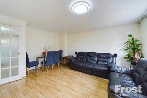 70 Trevithick Close, Feltham, TW14 9XJ
