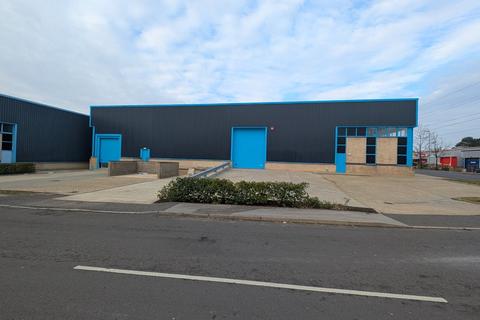 Industrial unit to rent, Unit M2 Hazleton Interchange, Lakesmere Road, Horndean, Waterlooville, PO8 9JU