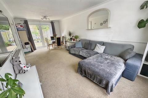 6 Selkirk Close, Merley, Wimborne, BH21 1TP