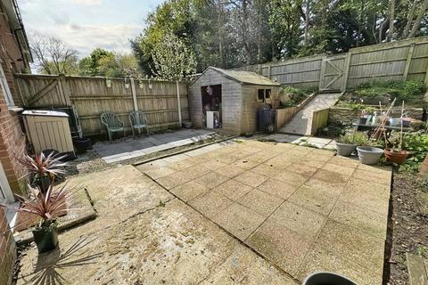6 Selkirk Close, Merley, Wimborne, BH21 1TP