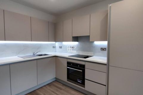 3 bedroom flat to rent, 4 Frank Searle Passage, E17