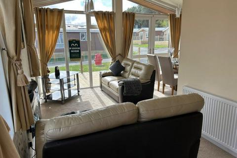 2 bedroom lodge for sale, Meadows Retreat Lodge Park