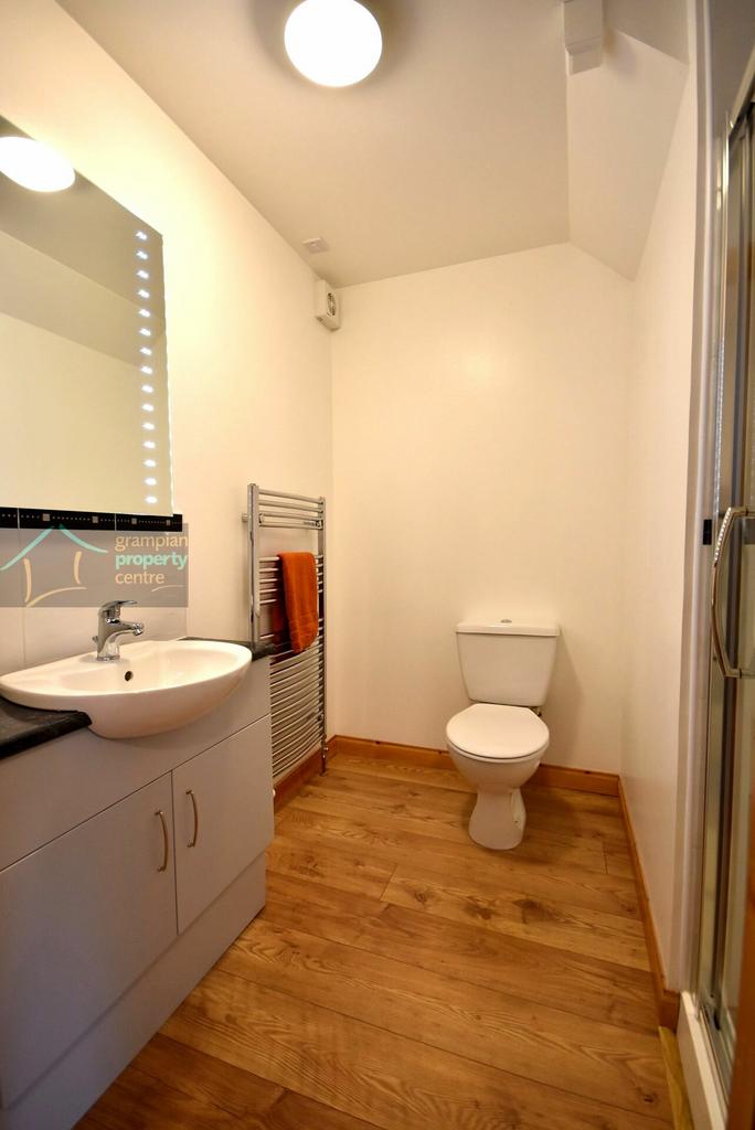 Shower room ground floor