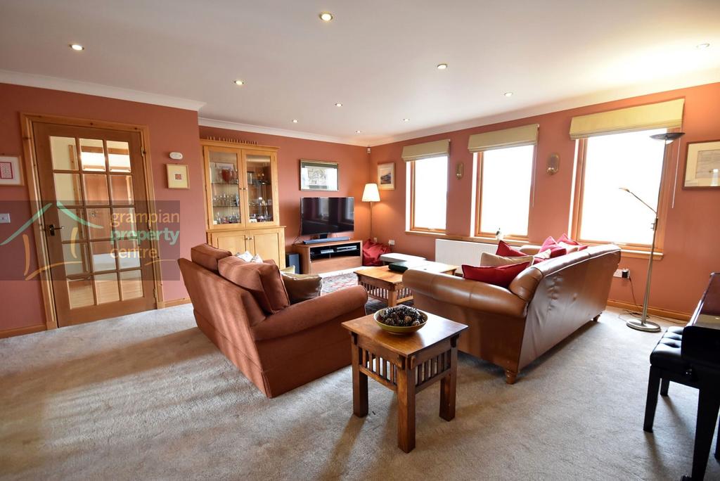 Lounge 5