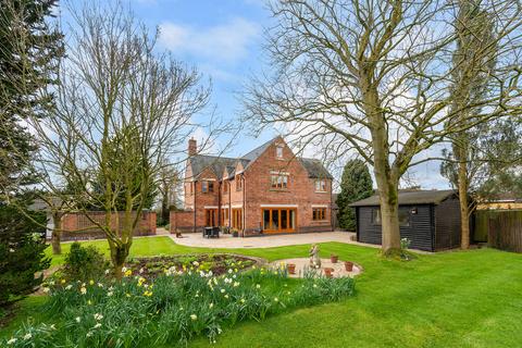 5 bedroom detached house for sale, Bosworth Road Walton Lutterworth, Leicestershire, LE17 5RW