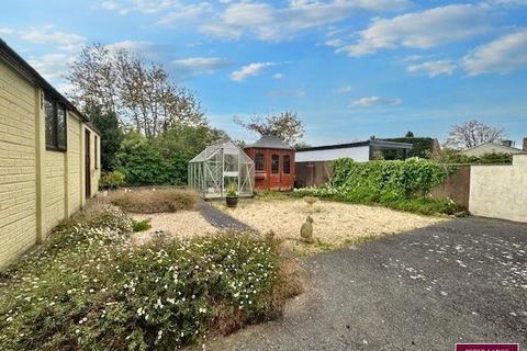 2 bedroom detached bungalow for sale, Kerfoot Avenue, Rhuddlan, Denbighshire LL18 2UR