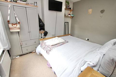 25 Longfield Road, Dover, CT17 9QT