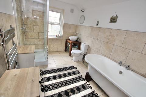 25 Longfield Road, Dover, CT17 9QT
