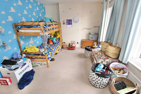 25 Longfield Road, Dover, CT17 9QT