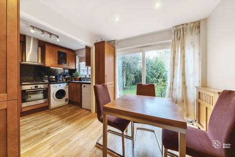 3 bedroom terraced house for sale, Turnpike Link, Croydon, CR0