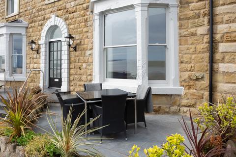 2 bedroom apartment for sale, Downcliffe House, The Beach, Filey, YO14