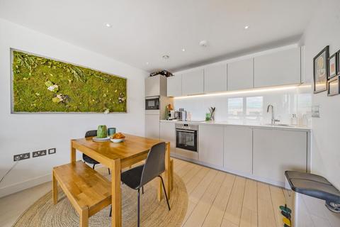 1 bedroom flat for sale, Canalside Square, Islington