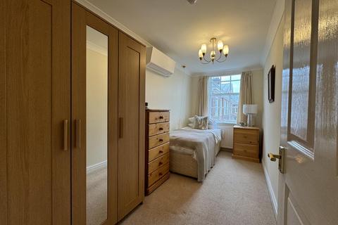 2 bedroom flat for sale, Cannon Hill, Southgate