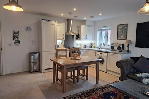 2 bedroom ground floor flat for sale, Cherry Tree Lane, Ewhurst, Cranleigh, Surrey