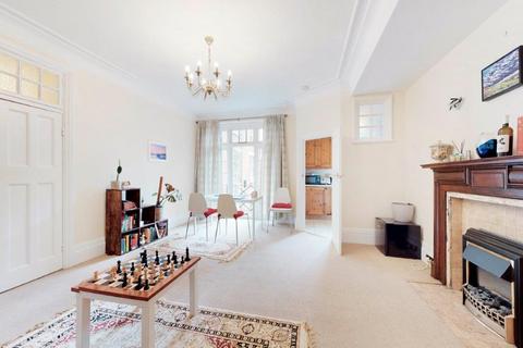 1 bedroom flat for sale, Grove Court,  St Johns Wood,  NW8