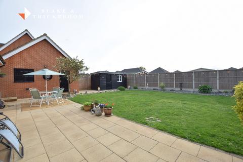 4 bedroom chalet for sale, St Johns Road, Clacton-on-Sea