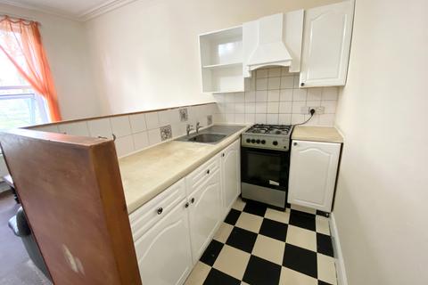 2 bedroom flat to rent, Palatine Road, Manchester M20
