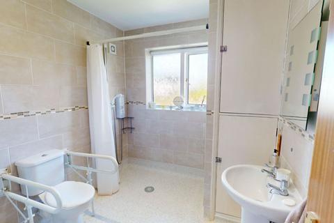 1 Beechwood Drive, Northampton, NN3 3DW