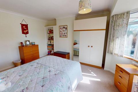 1 Beechwood Drive, Northampton, NN3 3DW