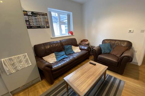 4 bedroom flat to rent, Senghennydd Road, , Cathays