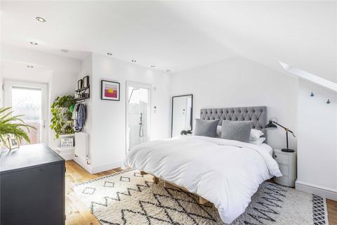 52a Stephendale Road, London, SW6 2PG