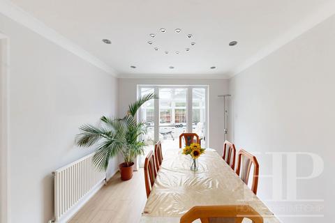 30 Toronto Drive, Smallfield, Horley, RH6 9RB