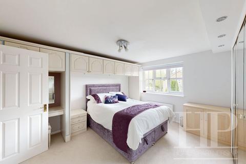 30 Toronto Drive, Smallfield, Horley, RH6 9RB