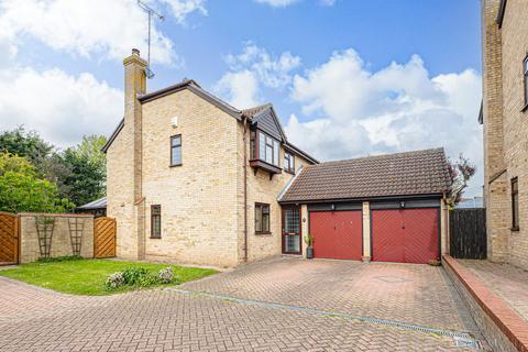 5 bedroom detached house for sale, Parsons Lawn, Southend-on-sea, SS3
