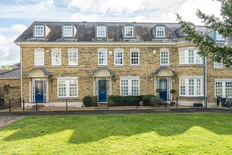 4 bedroom terraced house for sale, Lammas Close, Surrey TW18