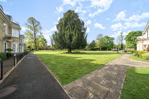 4 bedroom terraced house for sale, Lammas Close, Surrey TW18