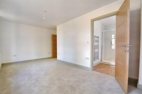 2 bedroom flat for sale, Broadstone