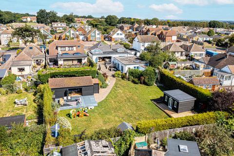 4 bedroom detached bungalow for sale, Leigh-on-sea SS9