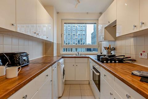 2 bedroom flat to rent, Luke House, London SW1P